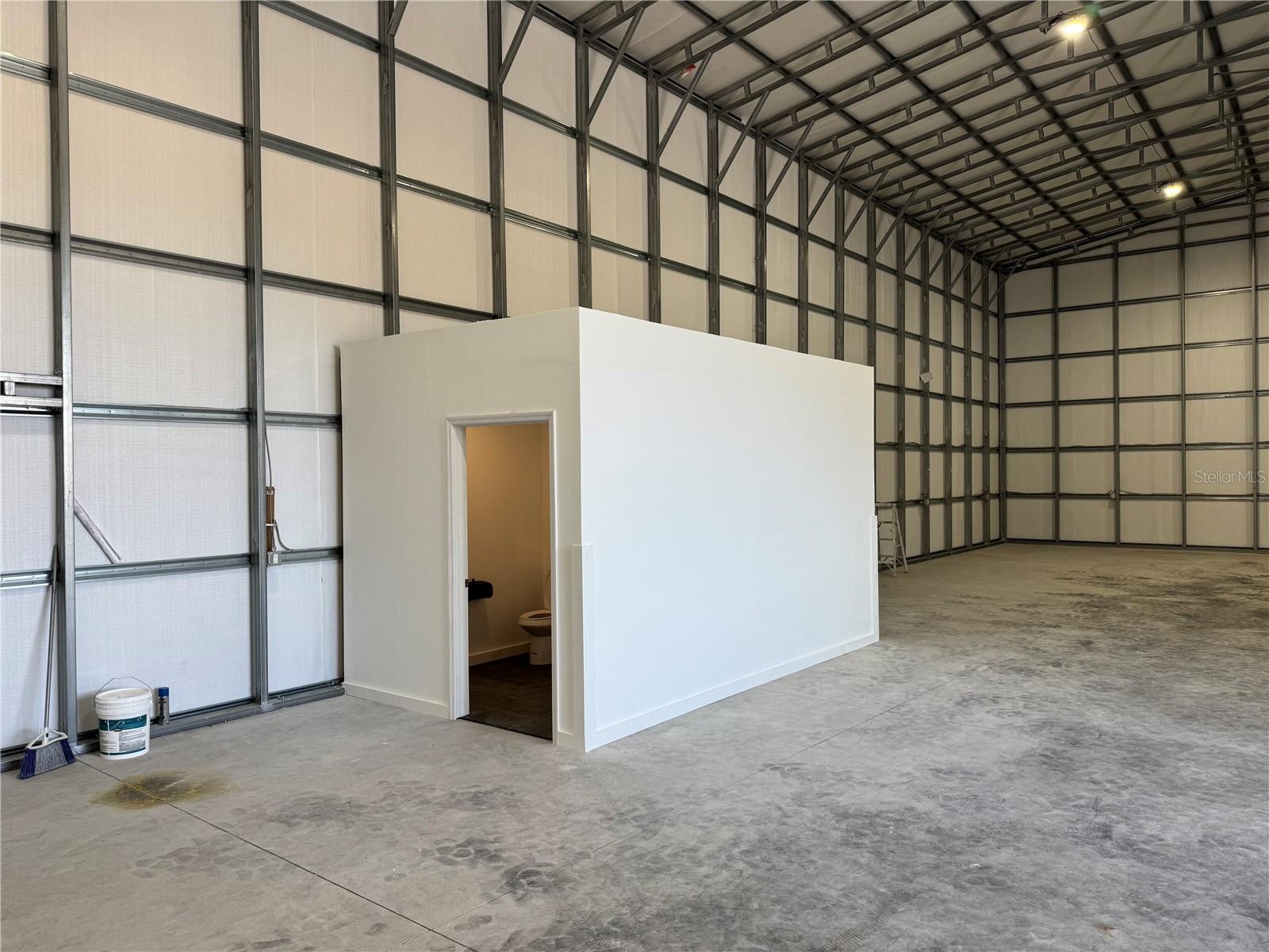 FLORIDA SHORES - Commercial Sale