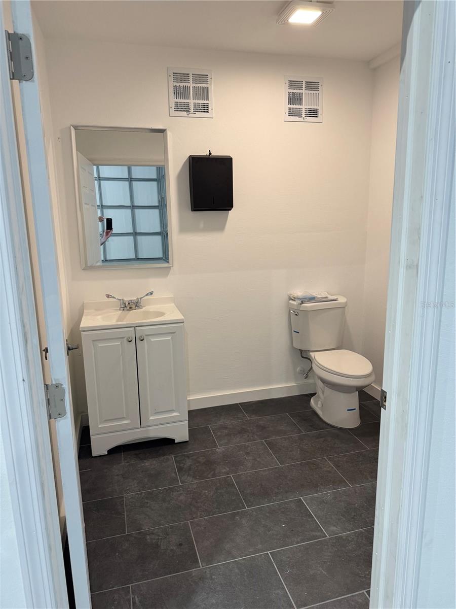 FLORIDA SHORES - Commercial Sale