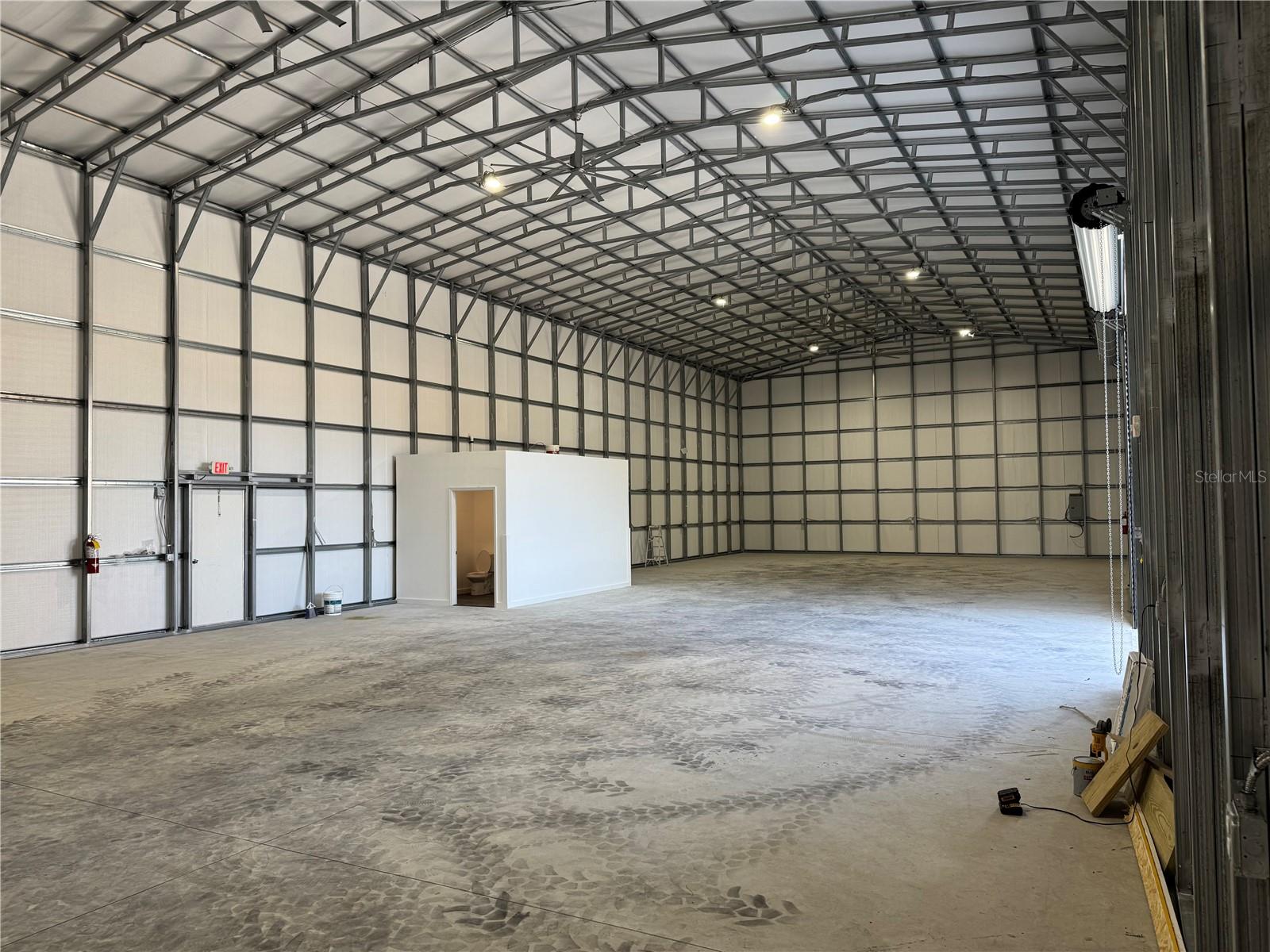 FLORIDA SHORES - Commercial Sale