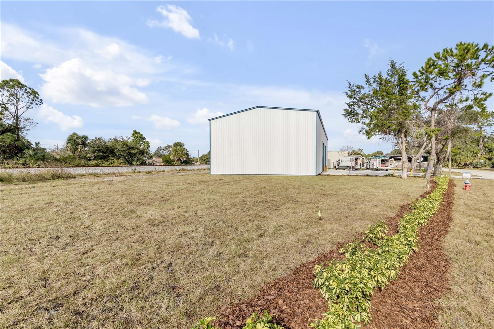 FLORIDA SHORES - Commercial Sale