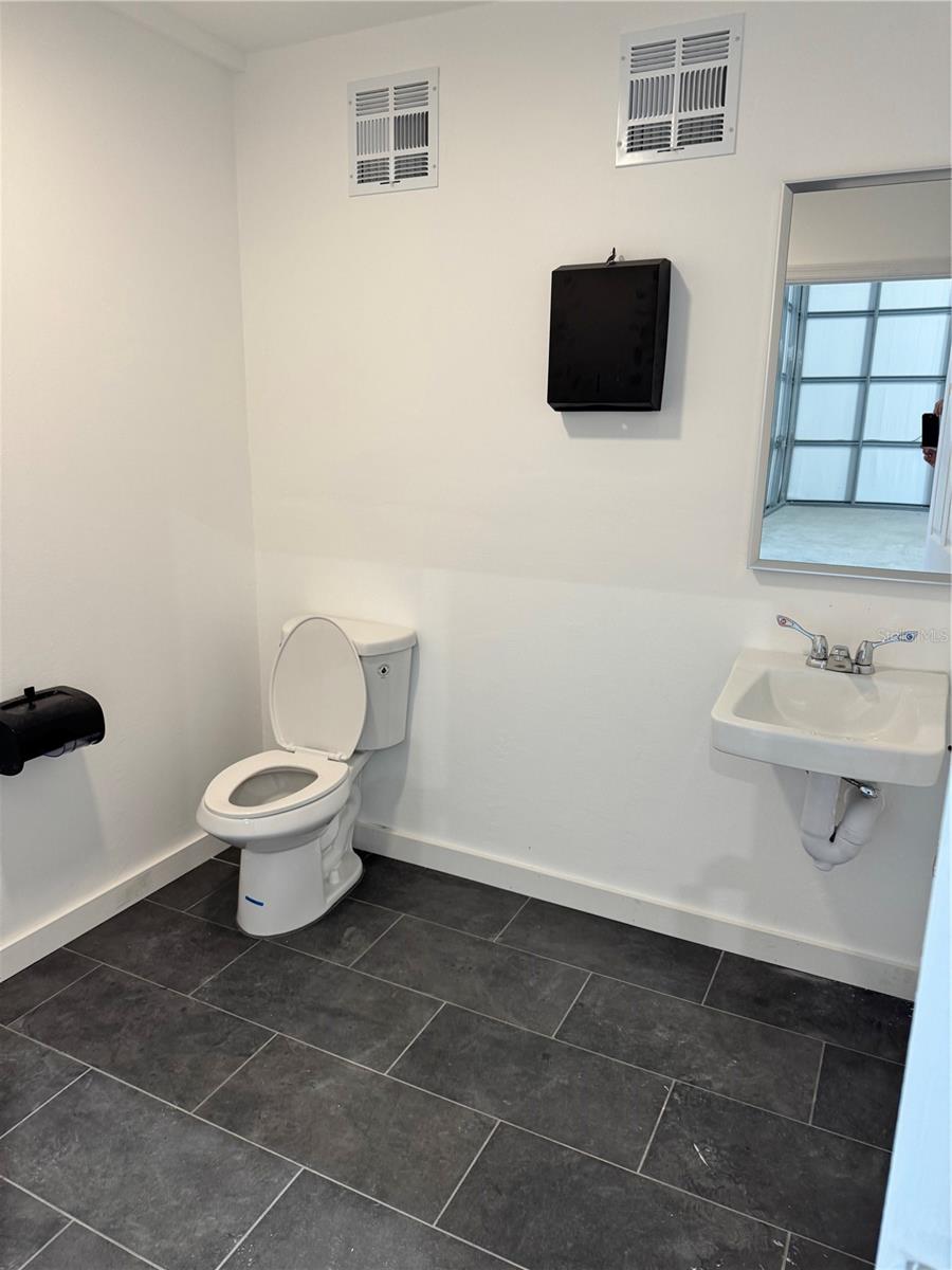 FLORIDA SHORES - Commercial Sale