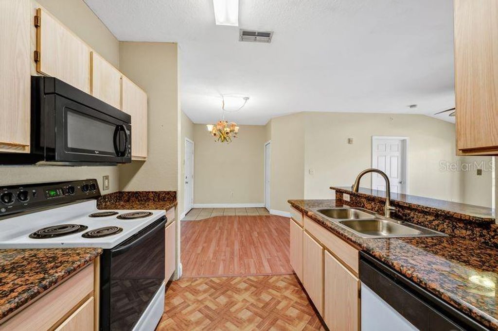 Photo of 5471 Vineland Road #7301, Orlando, FL 32811 (MLS # O6389405)