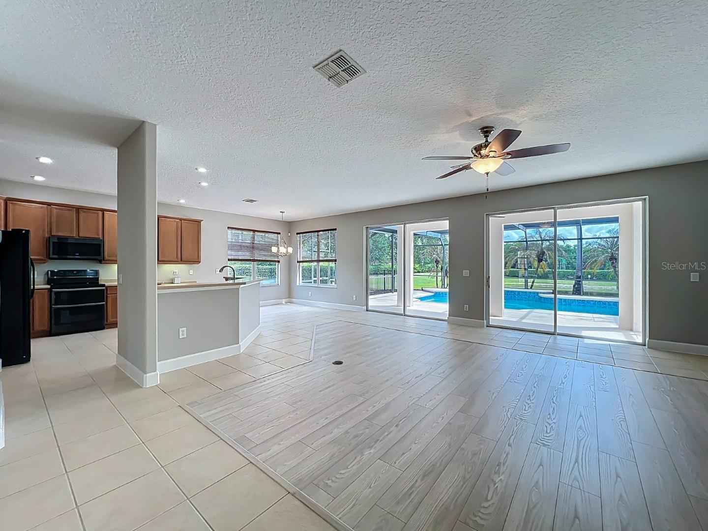 WINDWARD CAY 48 125 - Residential