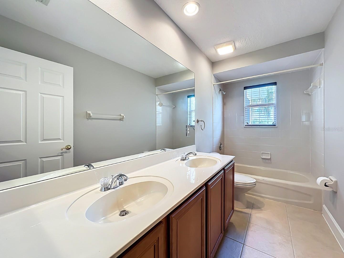 WINDWARD CAY 48 125 - Residential