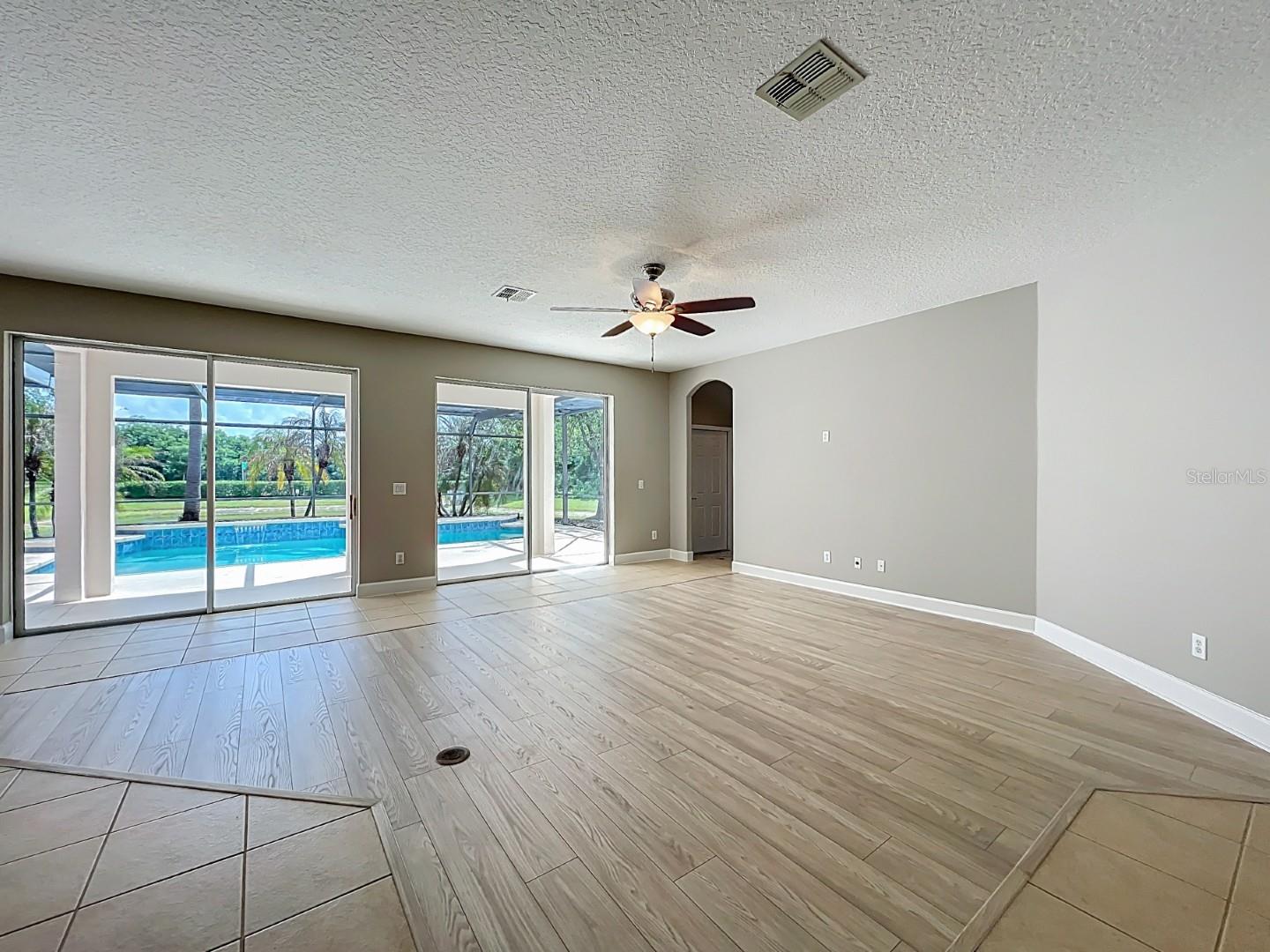 WINDWARD CAY 48 125 - Residential