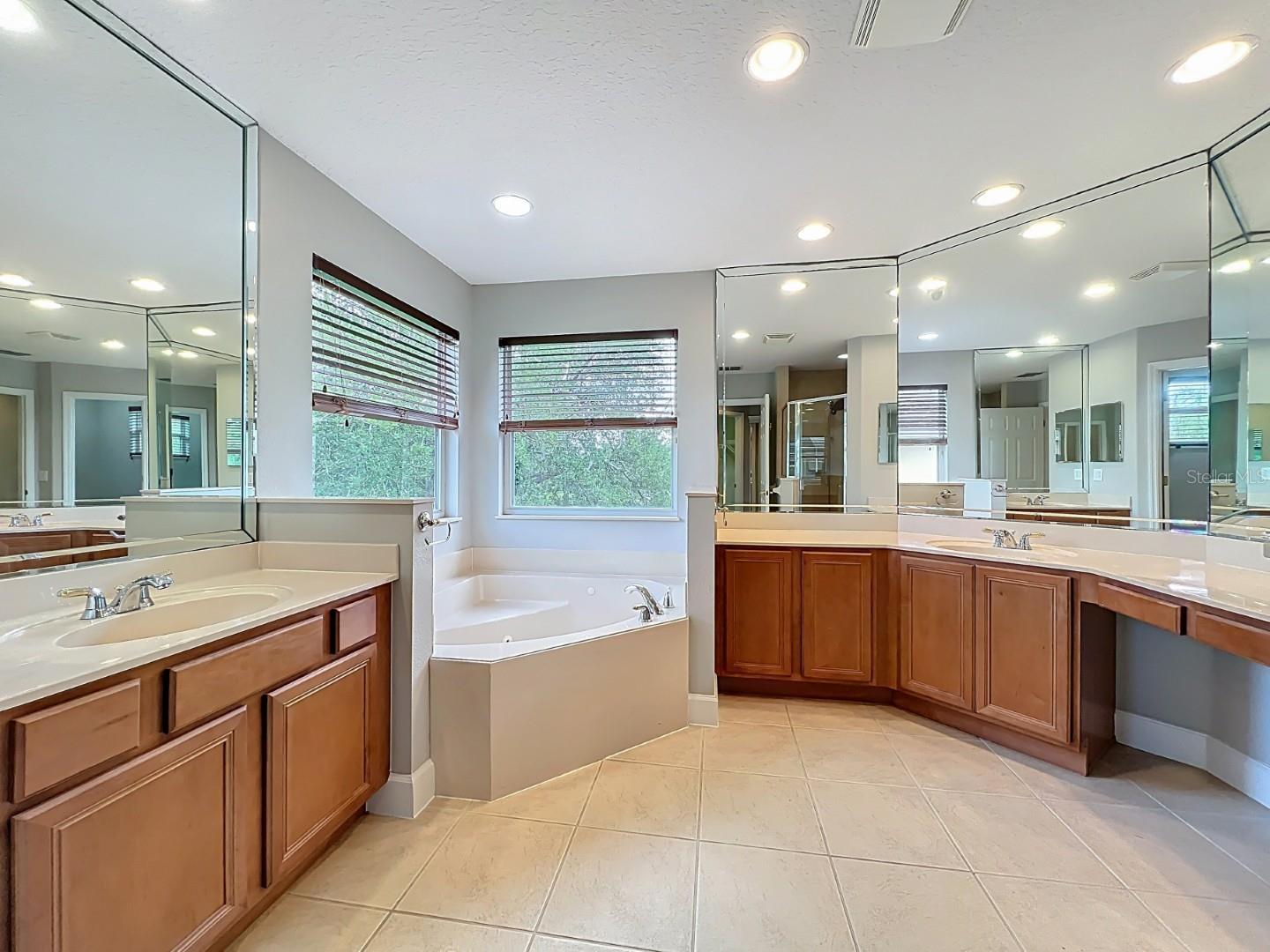 WINDWARD CAY 48 125 - Residential