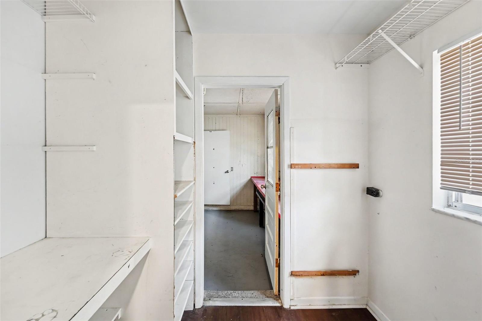 FLORAL GARDENS UNIT 2 - Residential Lease