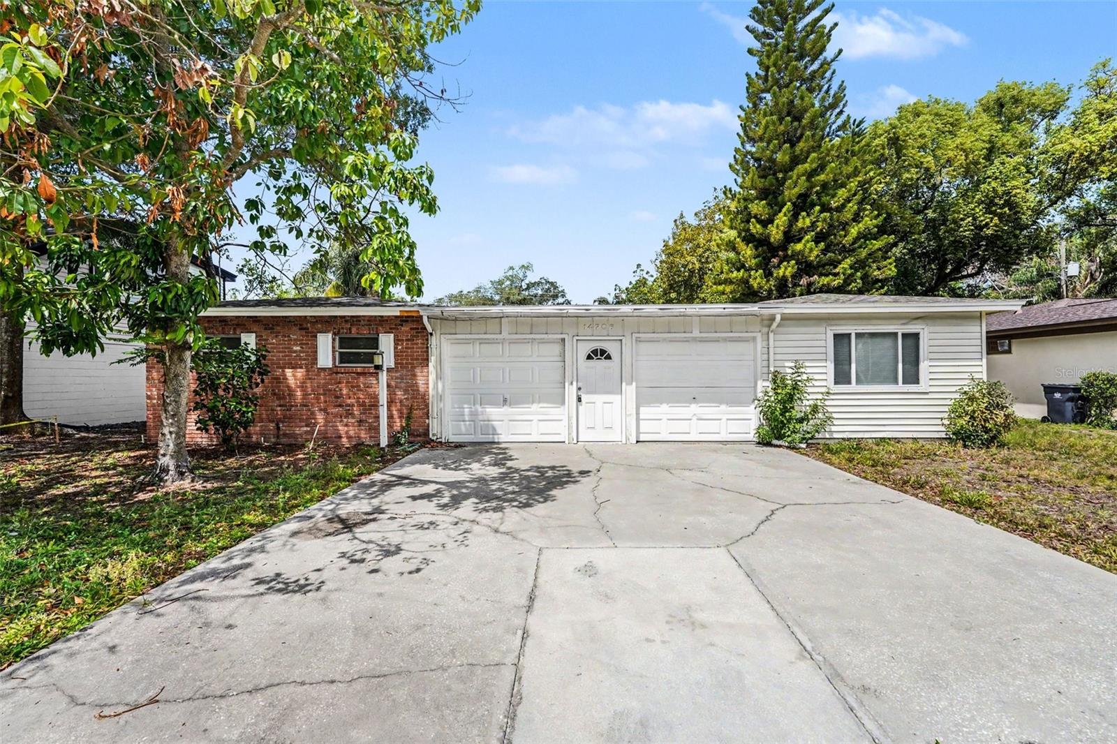 FLORAL GARDENS UNIT 2 - Residential Lease