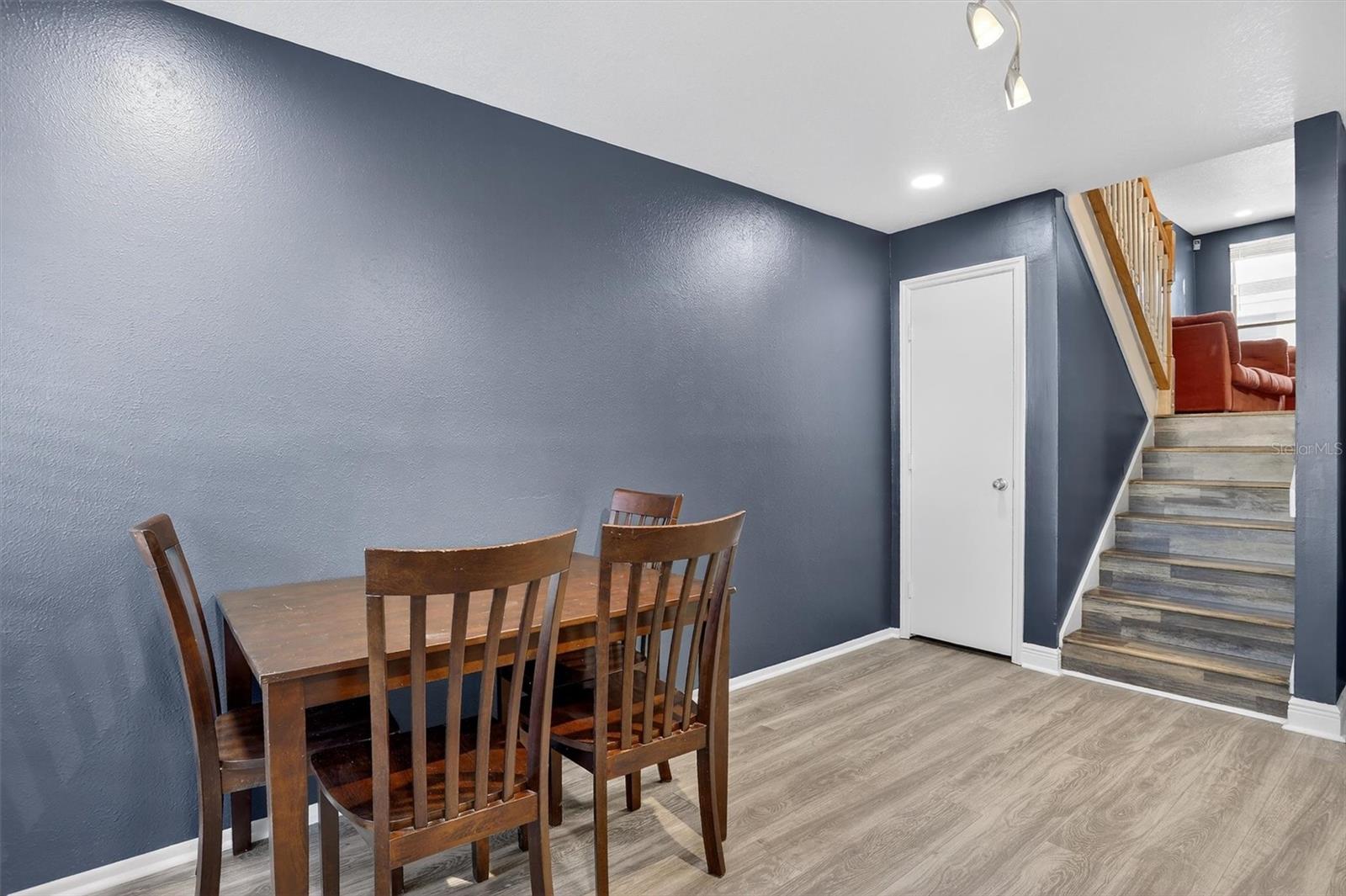 TAMPA VILLAS SOUTH UNIT 1 - Residential Lease