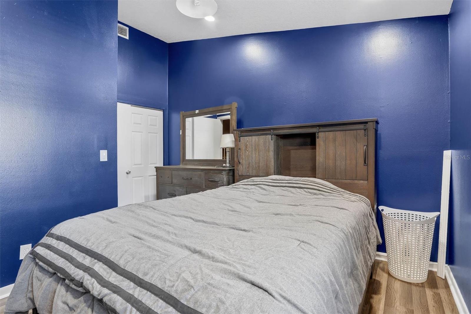 TAMPA VILLAS SOUTH UNIT 1 - Residential Lease