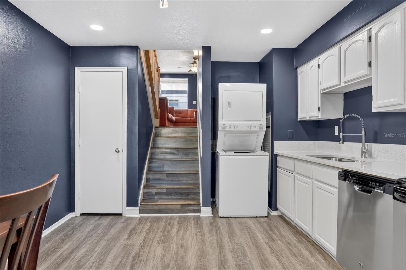 TAMPA VILLAS SOUTH UNIT 1 - Residential Lease