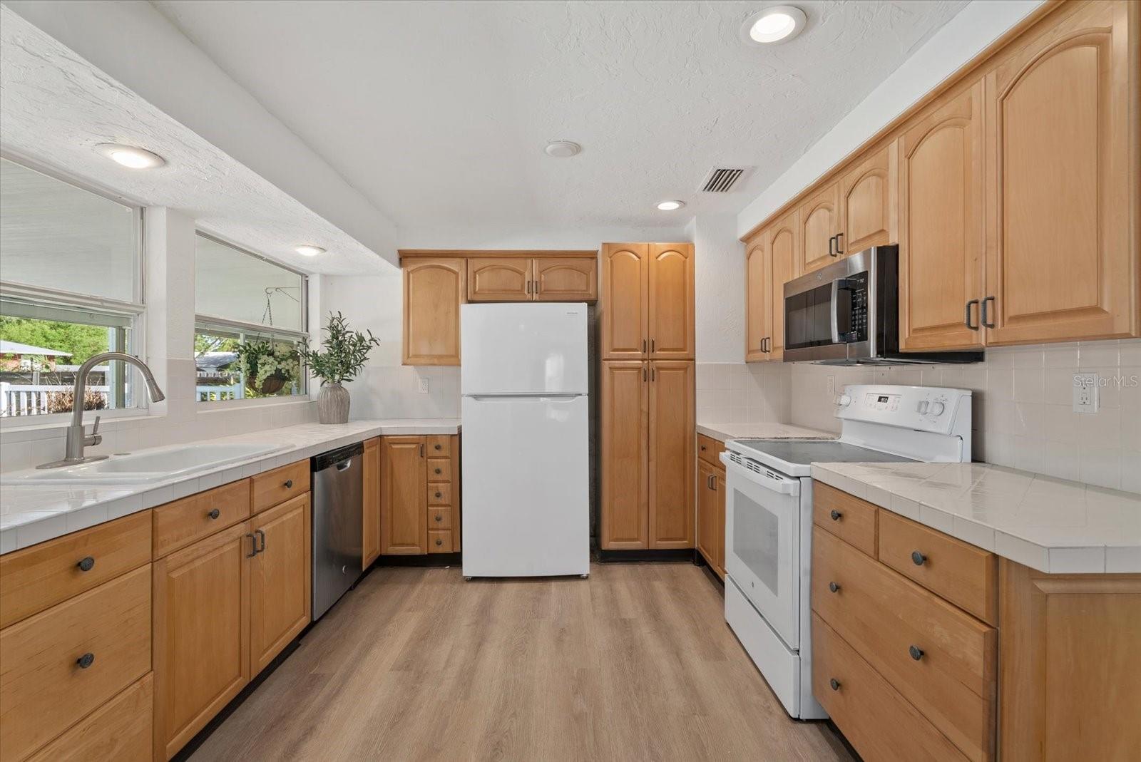 FLORIDA TROPICAL HOMESITES & LITTLE FARMS - Residential