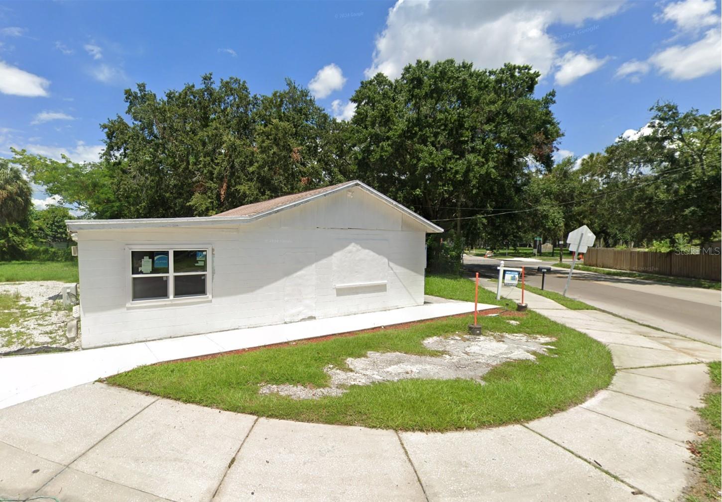 PARK PLACE OF EAST TAMPA - Commercial Lease