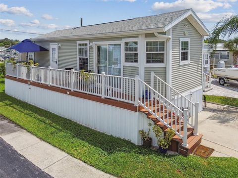 A home in PALM HARBOR