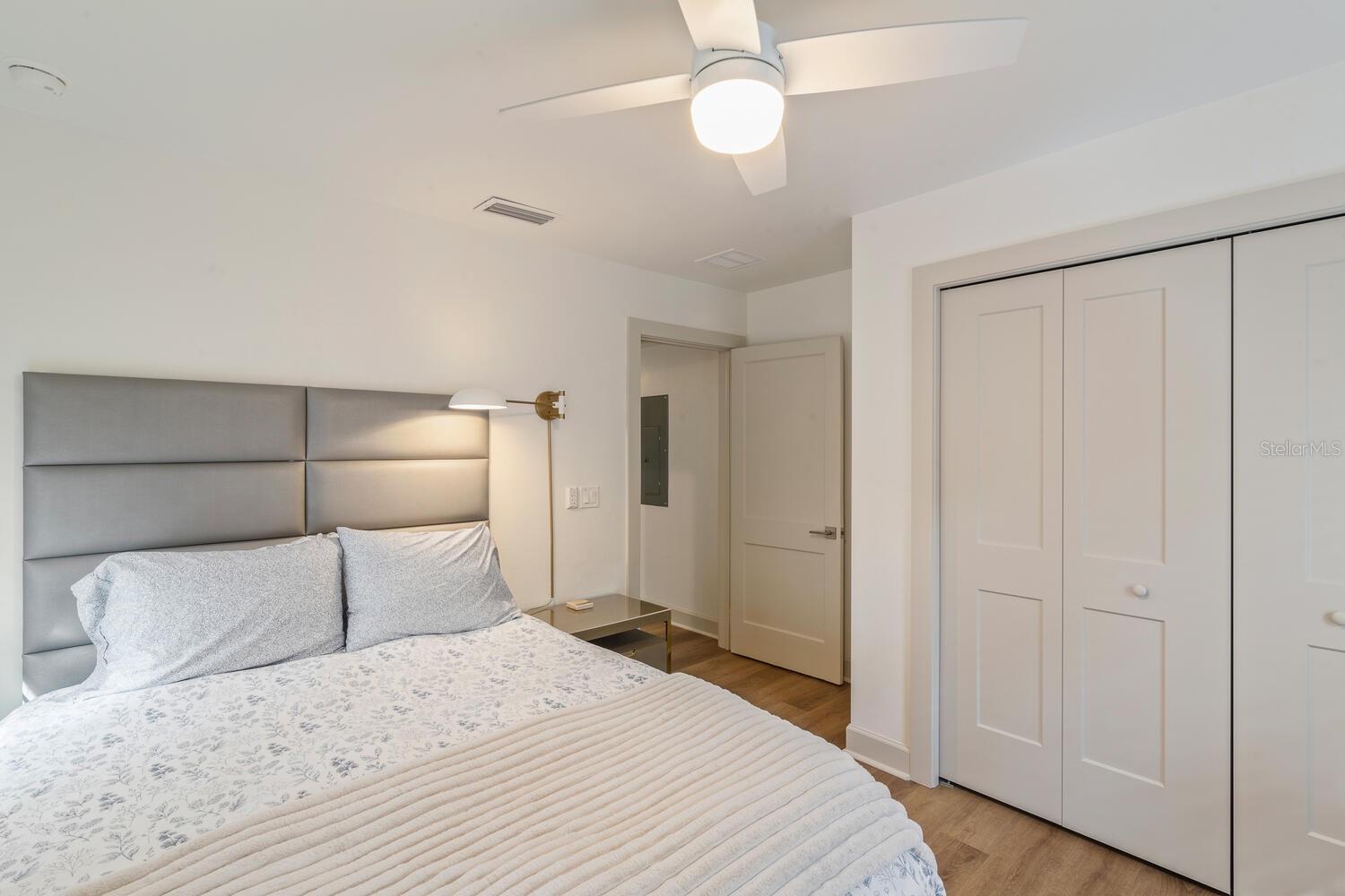 PALM TERRACE SHANNON & HOWARD REPL - Residential Lease