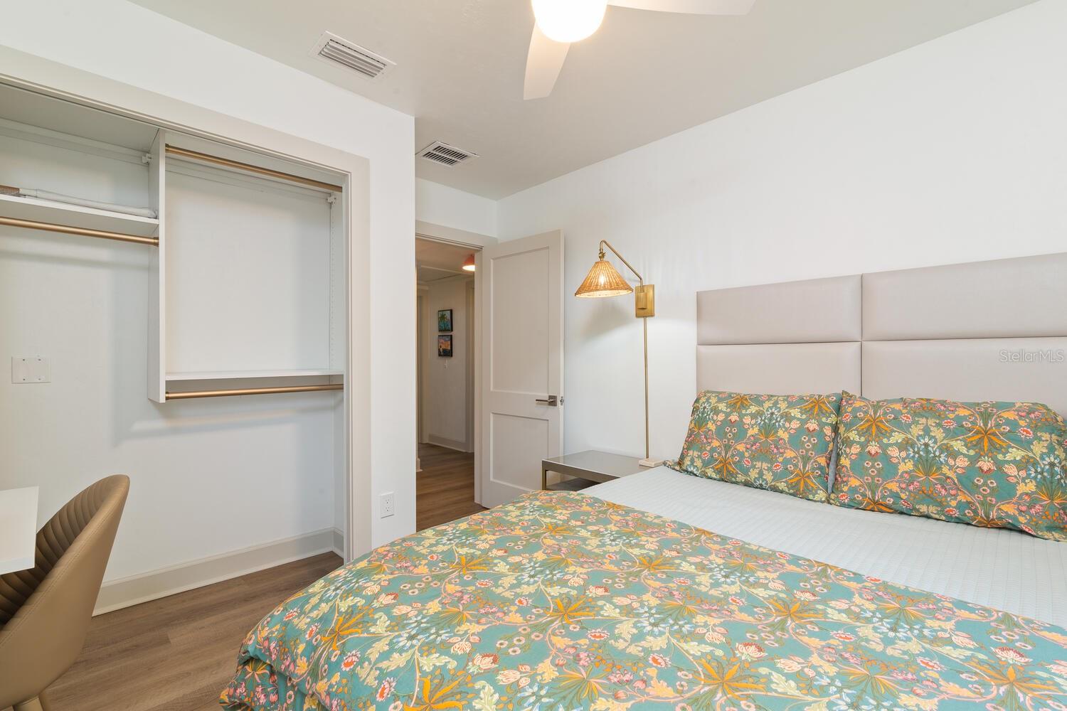 PALM TERRACE SHANNON & HOWARD REPL - Residential Lease