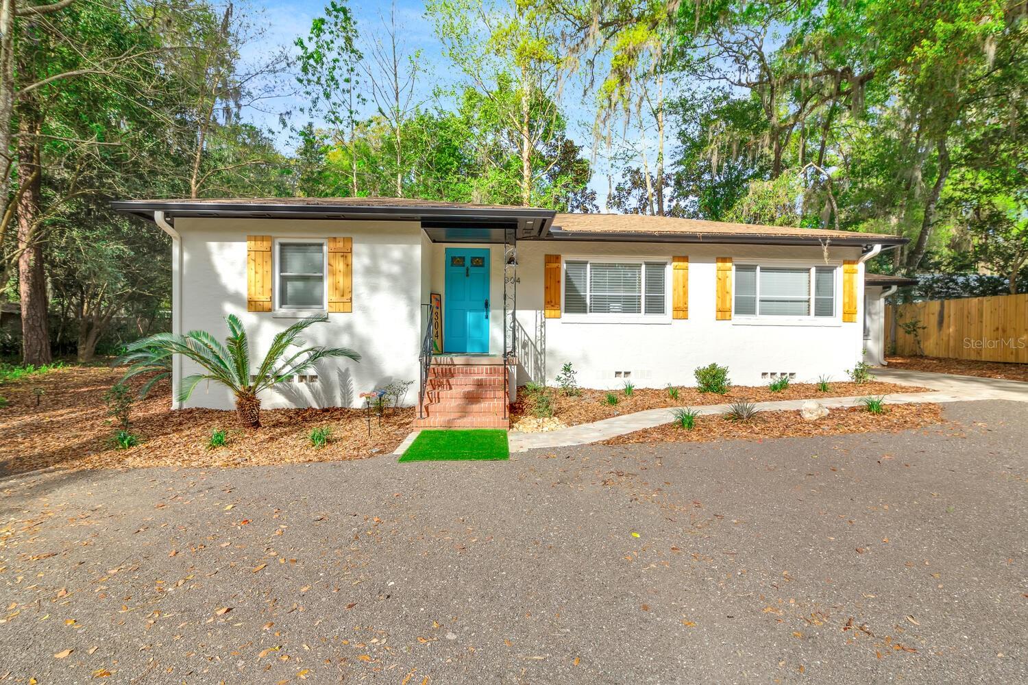 PALM TERRACE SHANNON & HOWARD REPL - Residential Lease