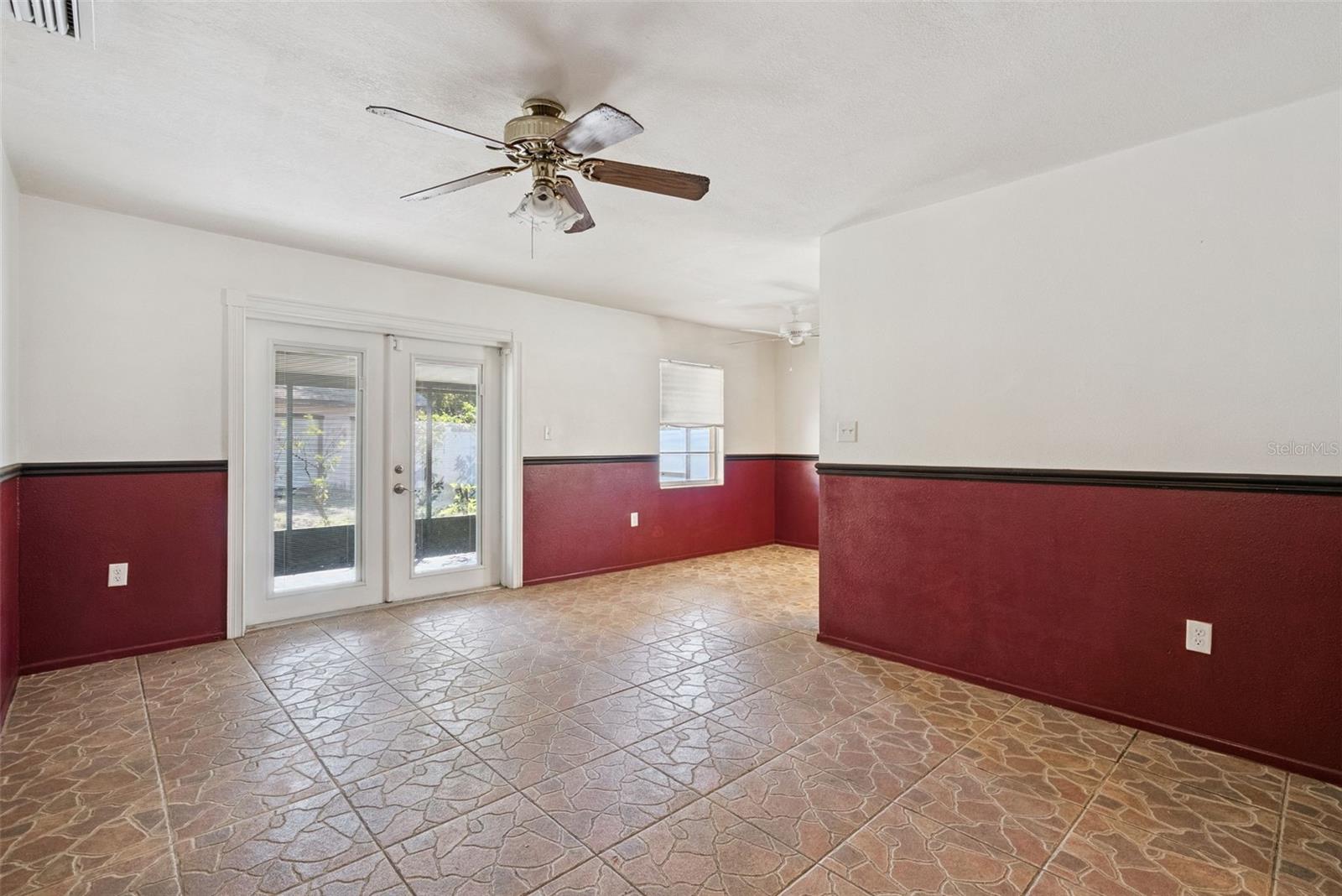 2615 EL PORTAL AVENUE