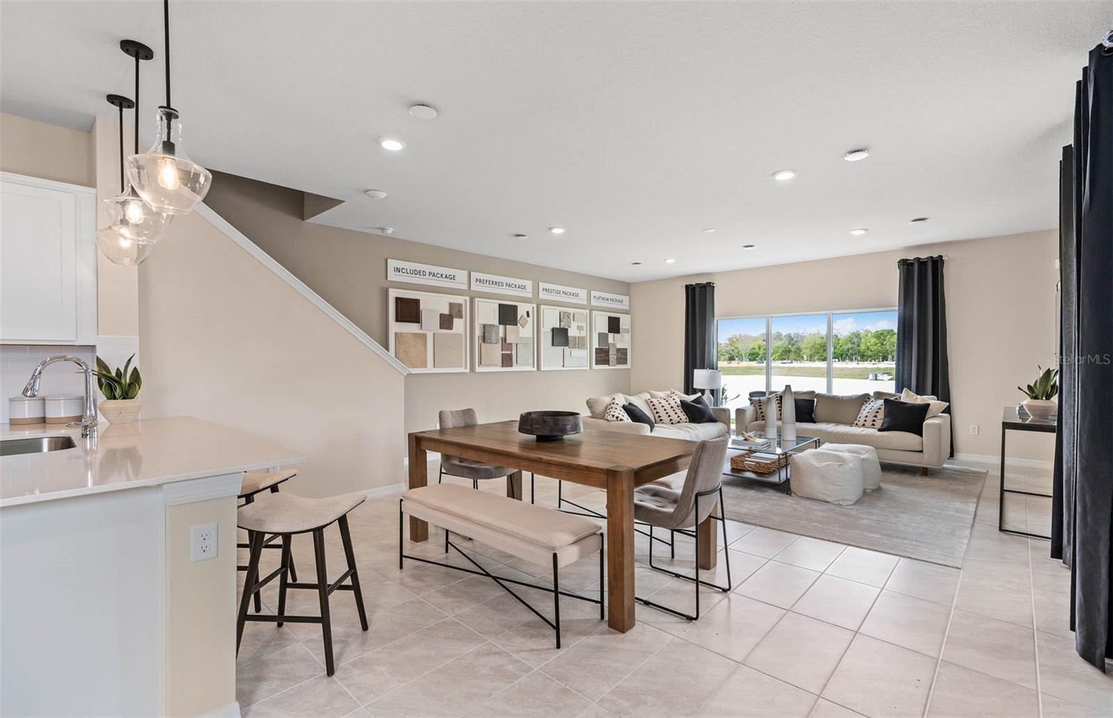 OVIEDO SQUARE - Residential