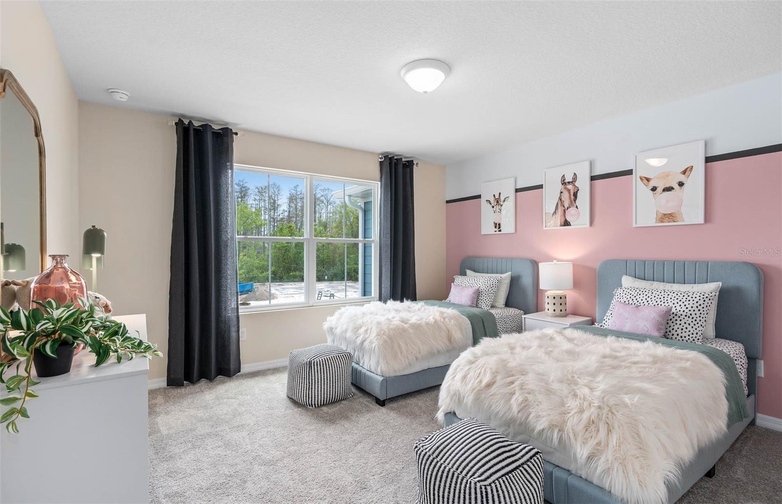 OVIEDO SQUARE - Residential