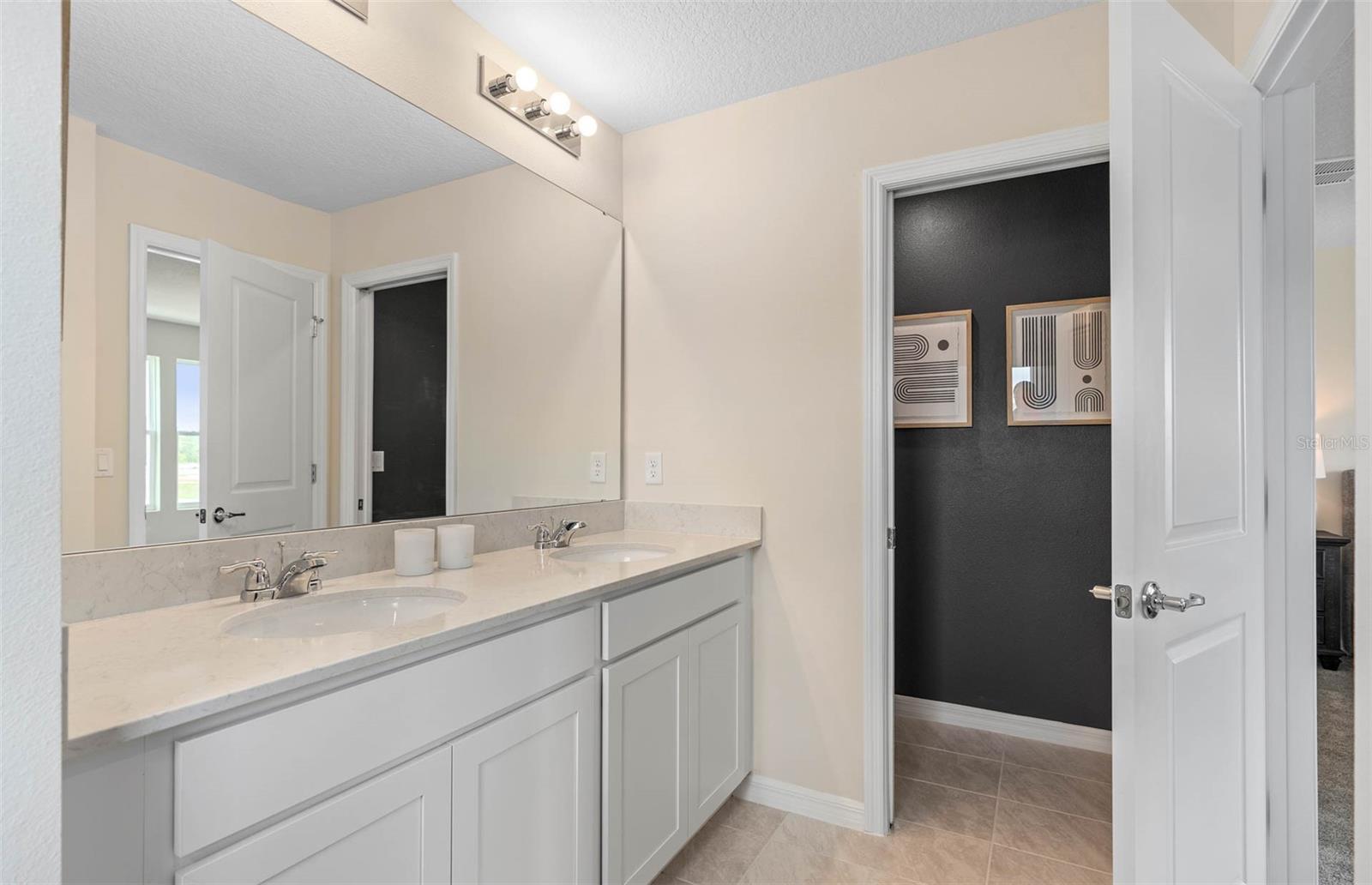 OVIEDO SQUARE - Residential