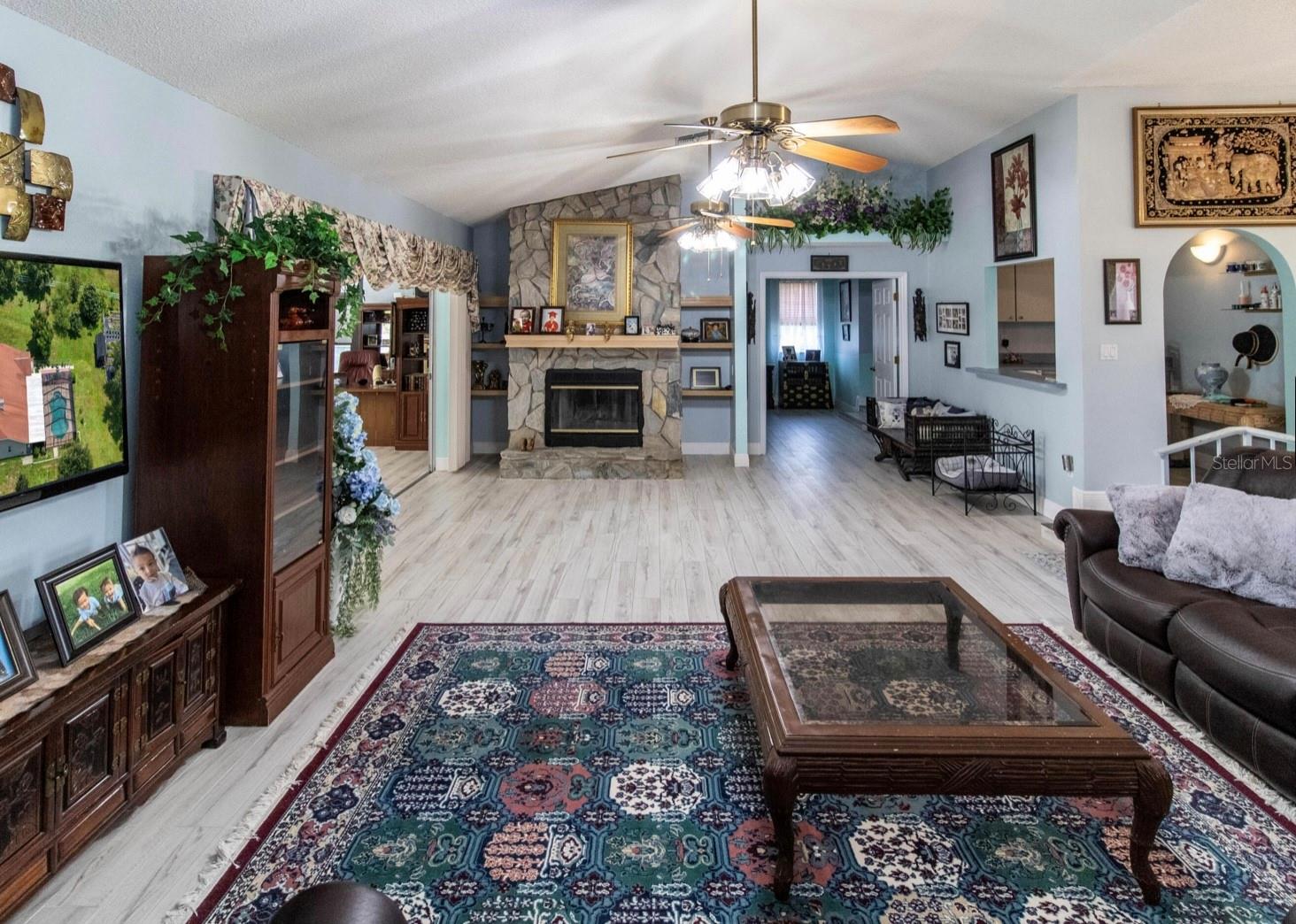 GARMISCH HILLS - Residential