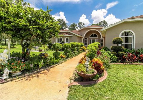 Photo of 22106 Garmisch Way, Brooksville, FL 34601 (MLS # W7880537)