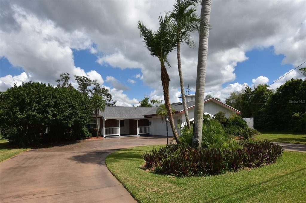 Photo of 5217 Canterbury Drive, Sarasota, FL 34243 (MLS # A4662859)