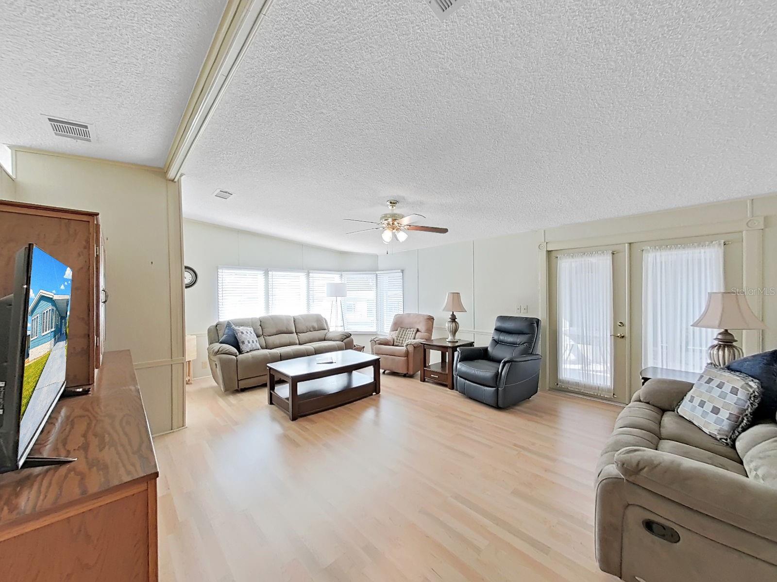 FOXWOOD LAKE ESTATES - Residential