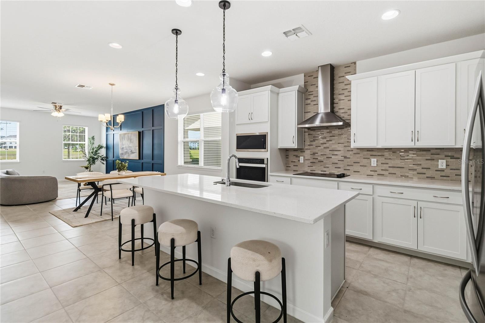 LAKESIDE AT HAMLIN - Residential