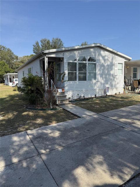 Photo of 36832 Wilmington Road, Fruitland Park, FL 34731 (MLS # G5105195)