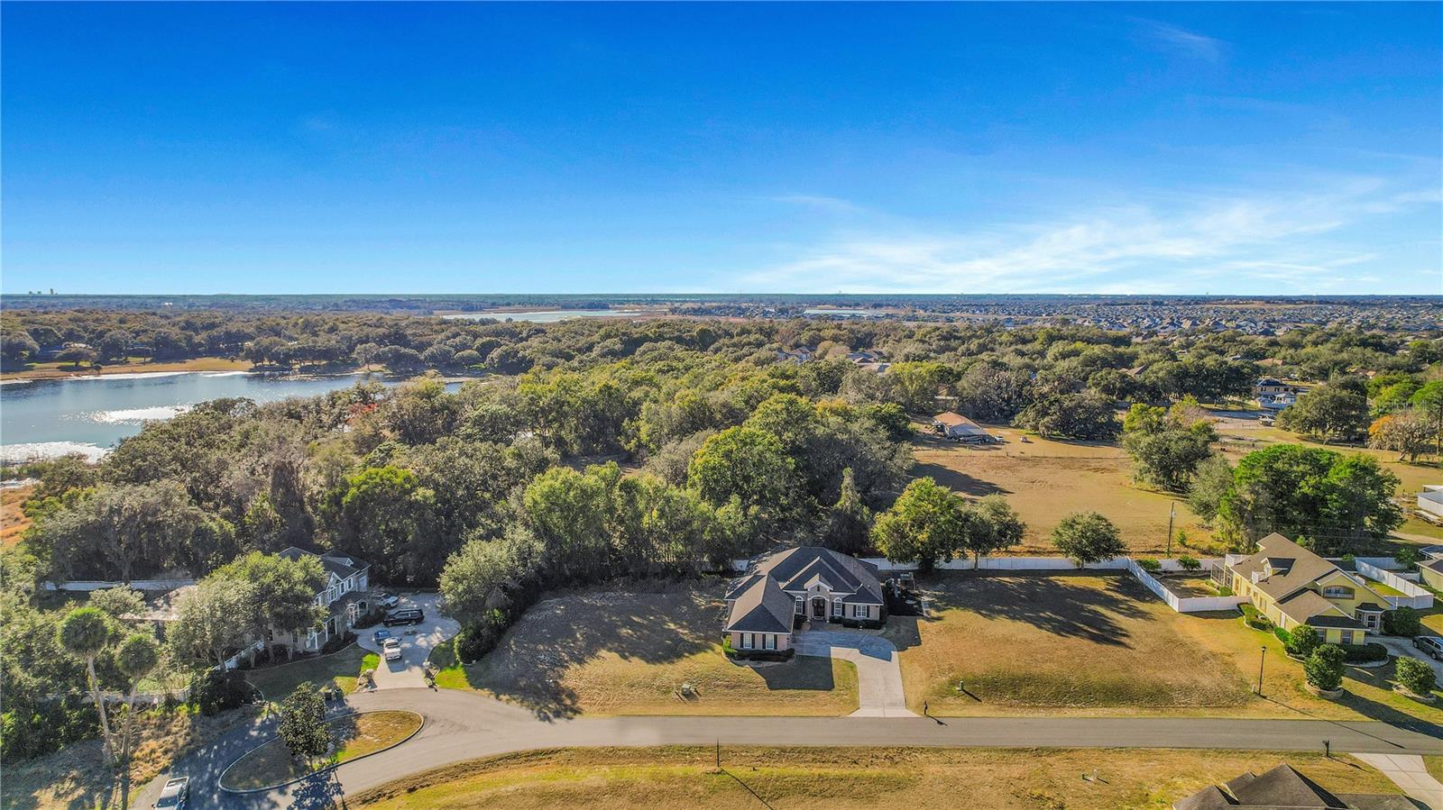 LAKE MYRTLE BREEZES - Residential