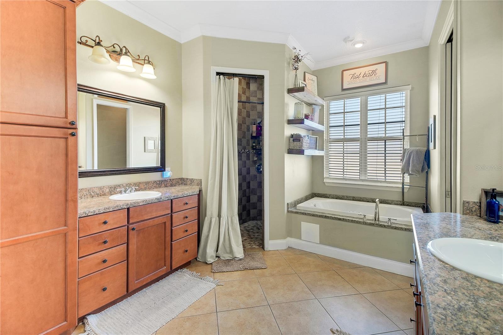 LAKE MYRTLE BREEZES - Residential