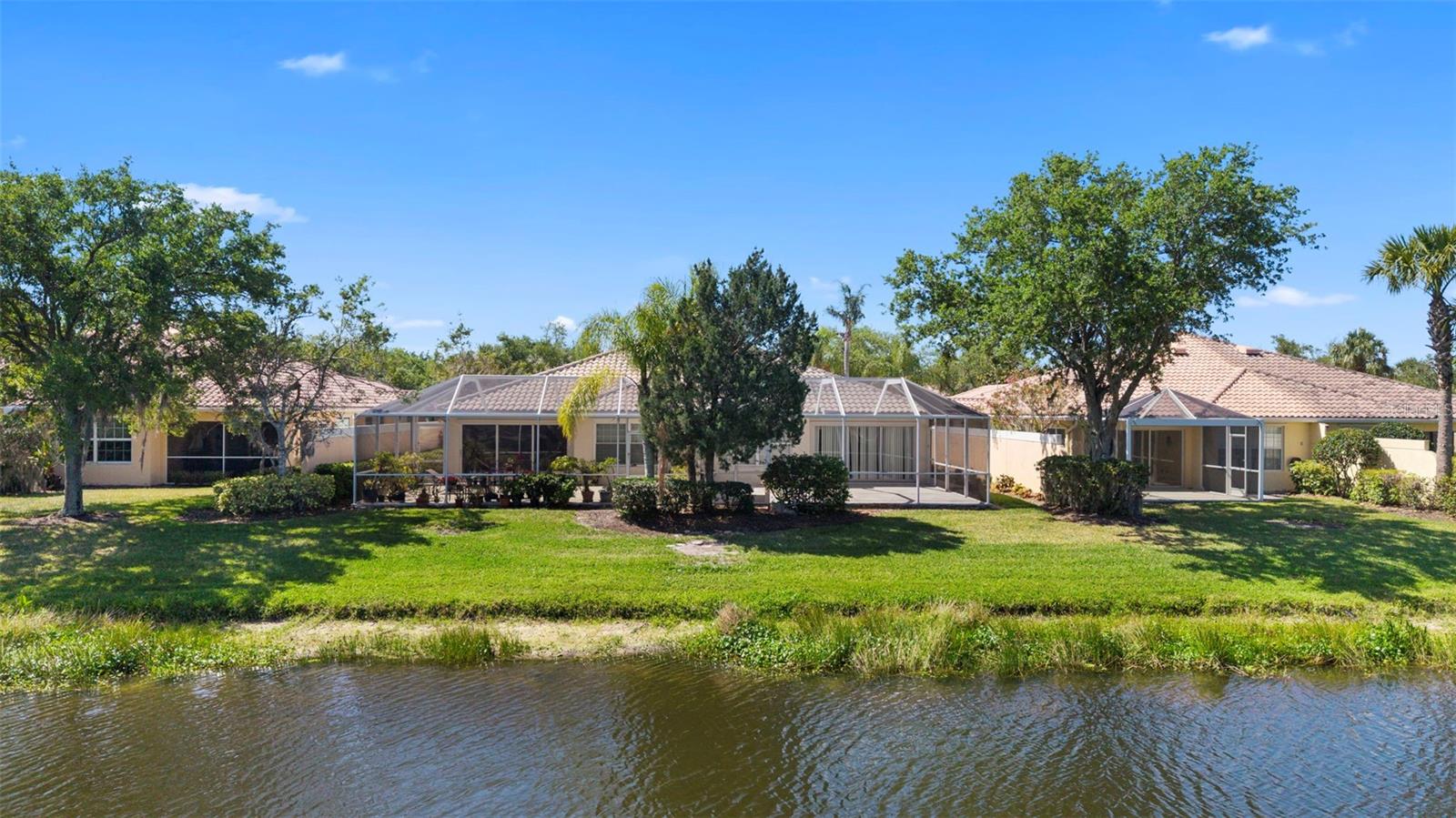VILLAGEWALK - Residential