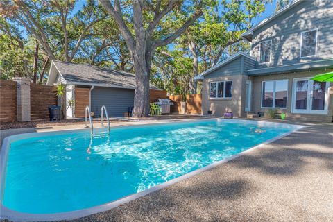 A home in SEMINOLE