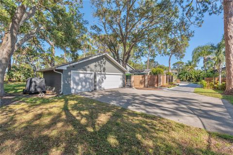 A home in SEMINOLE