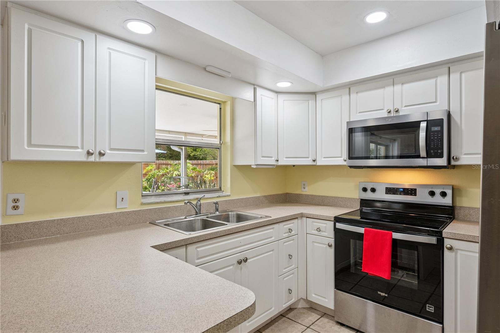 1023 WORTHING COURT