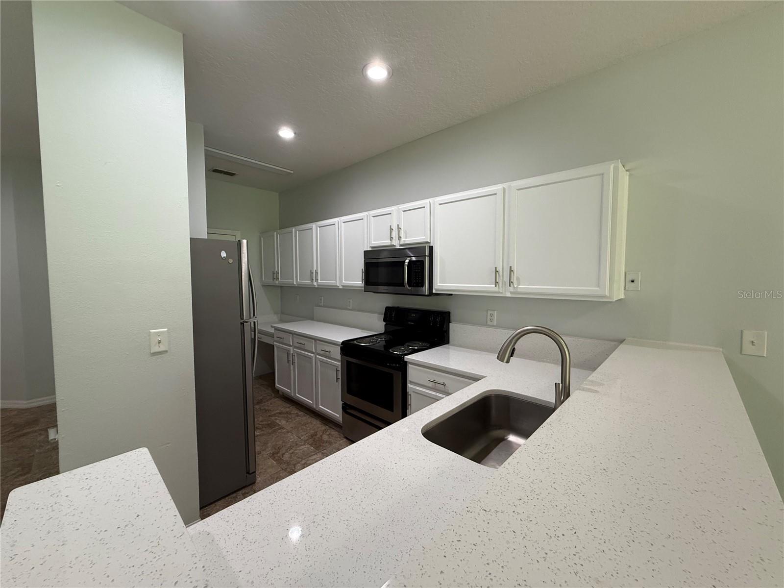 STONE RIDGE AT HIGHWOODS PRESE - Residential