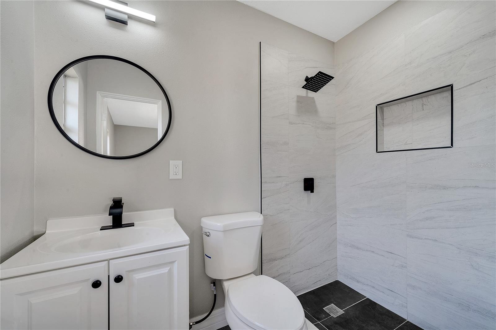 SILVER STAR MANOR - Residential