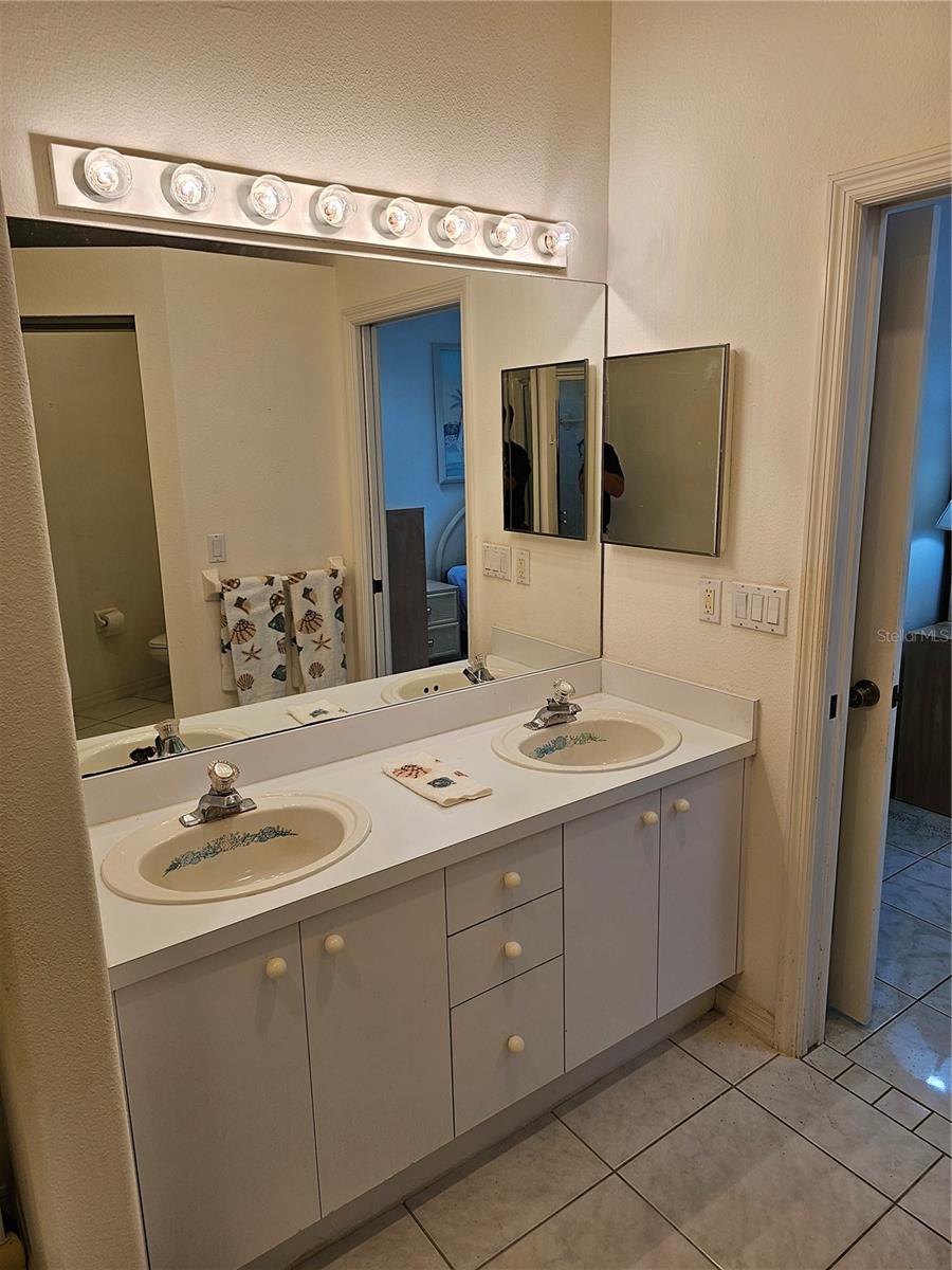 CURLEW GROVES UNIT TWO - Residential Lease