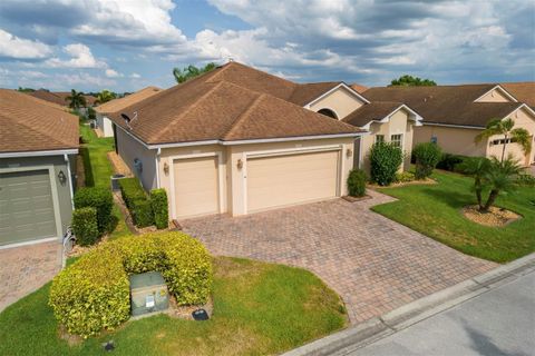 A home in WINTER HAVEN