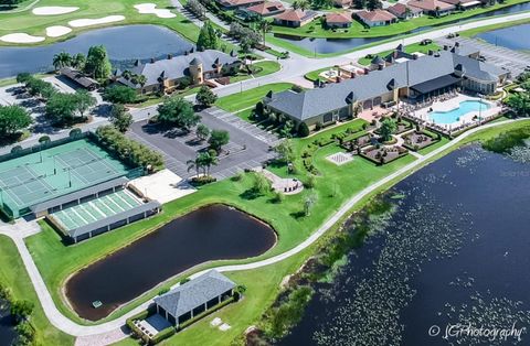 A home in WINTER HAVEN