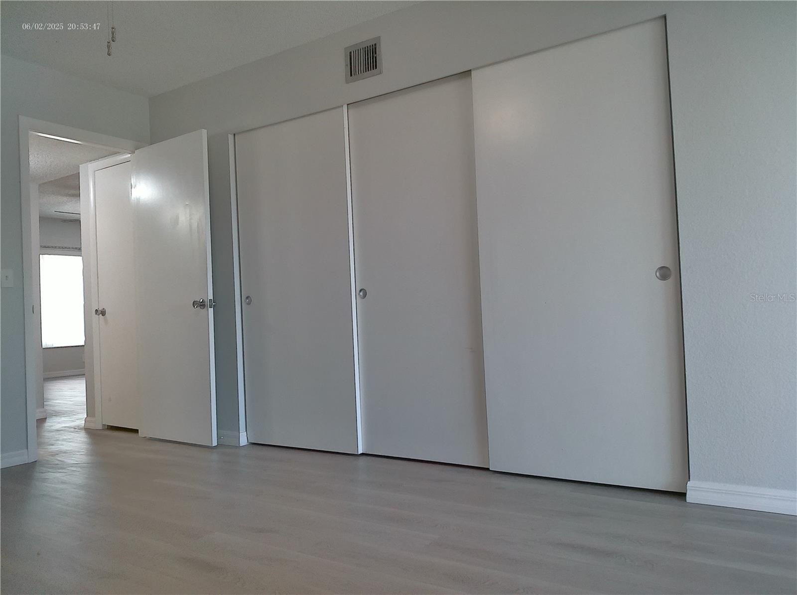 ON TOP OF THE WORLD - Residential Lease