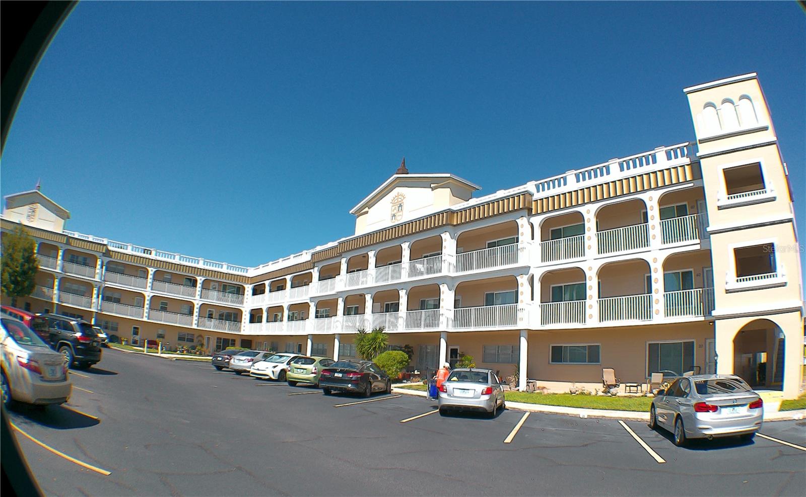 ON TOP OF THE WORLD - Residential Lease