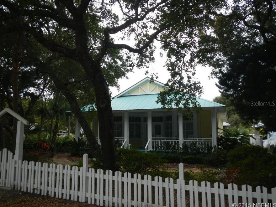 HICKSON HOME . FIRST TIME ON THE MARKET . THIS WAS THE ORIGINAL MODEL. LUSH LANDSCAPING ON CORNER LOT. FENCE, PAVERED  HARDWOOD FLOORS, 10' CEILINGS.DEN/OFFICE POSSIBLE 3RD BEDROOM. WALK TO THE BEACH. ;Water: City