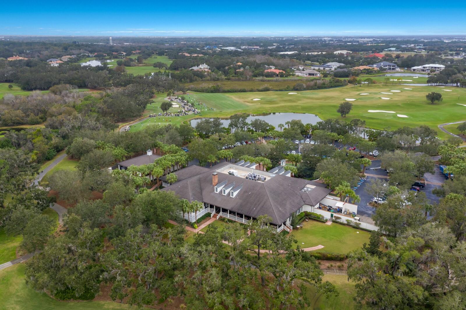 FOUNDERS CLUB - Residential