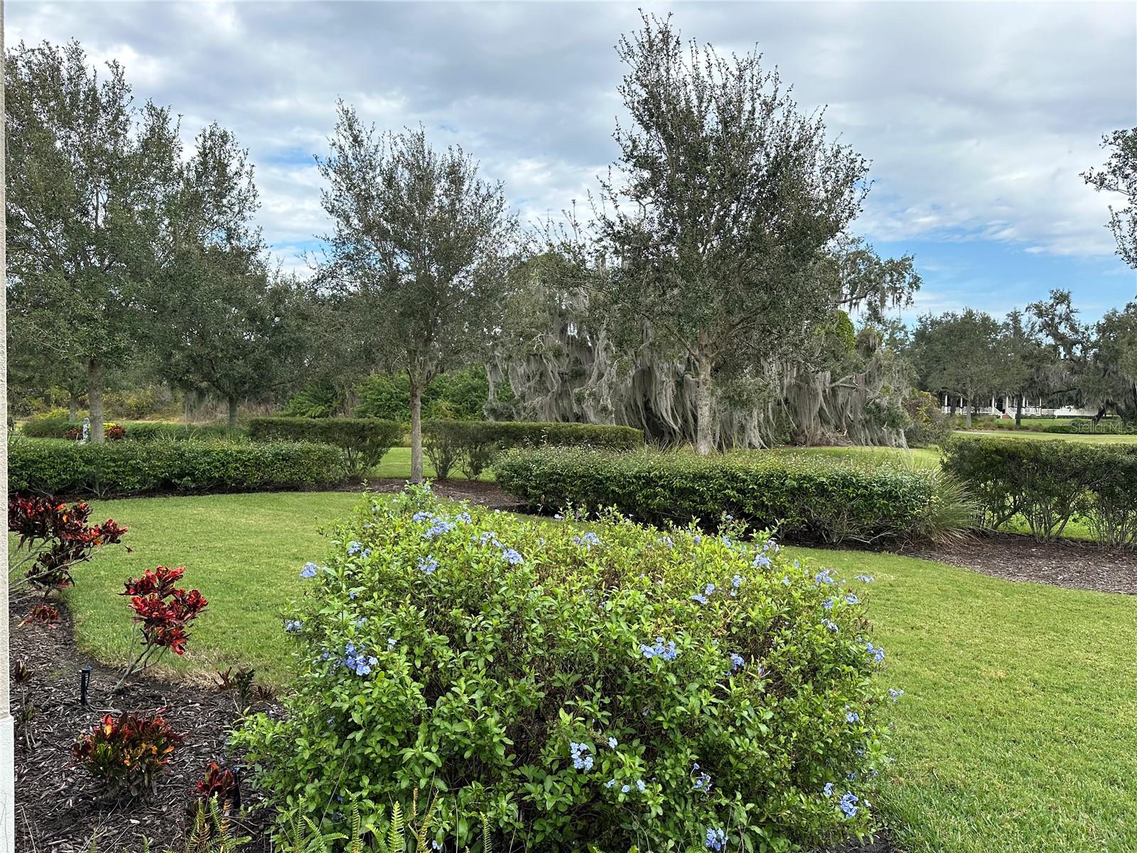 FOUNDERS CLUB - Residential