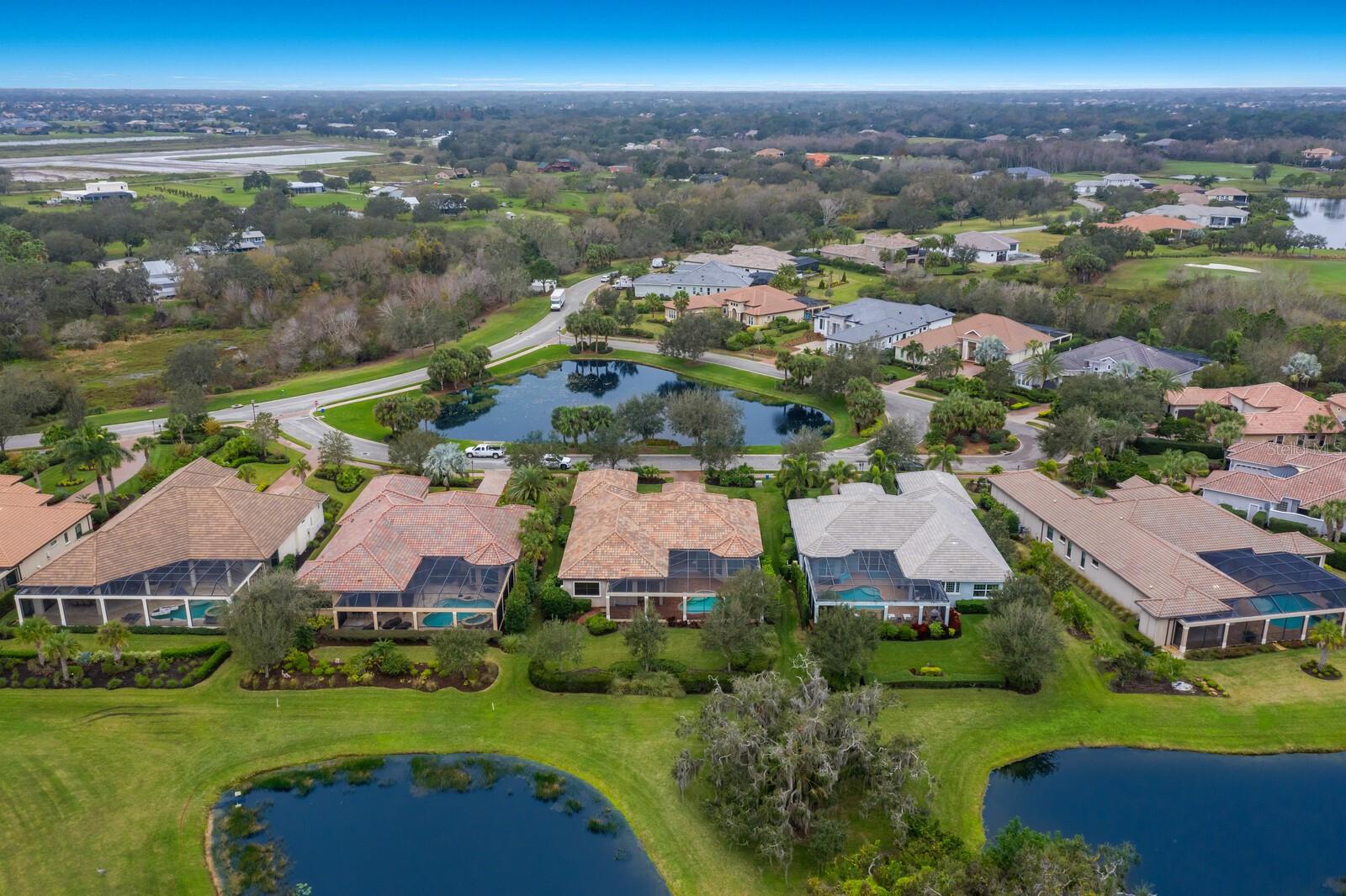 FOUNDERS CLUB - Residential