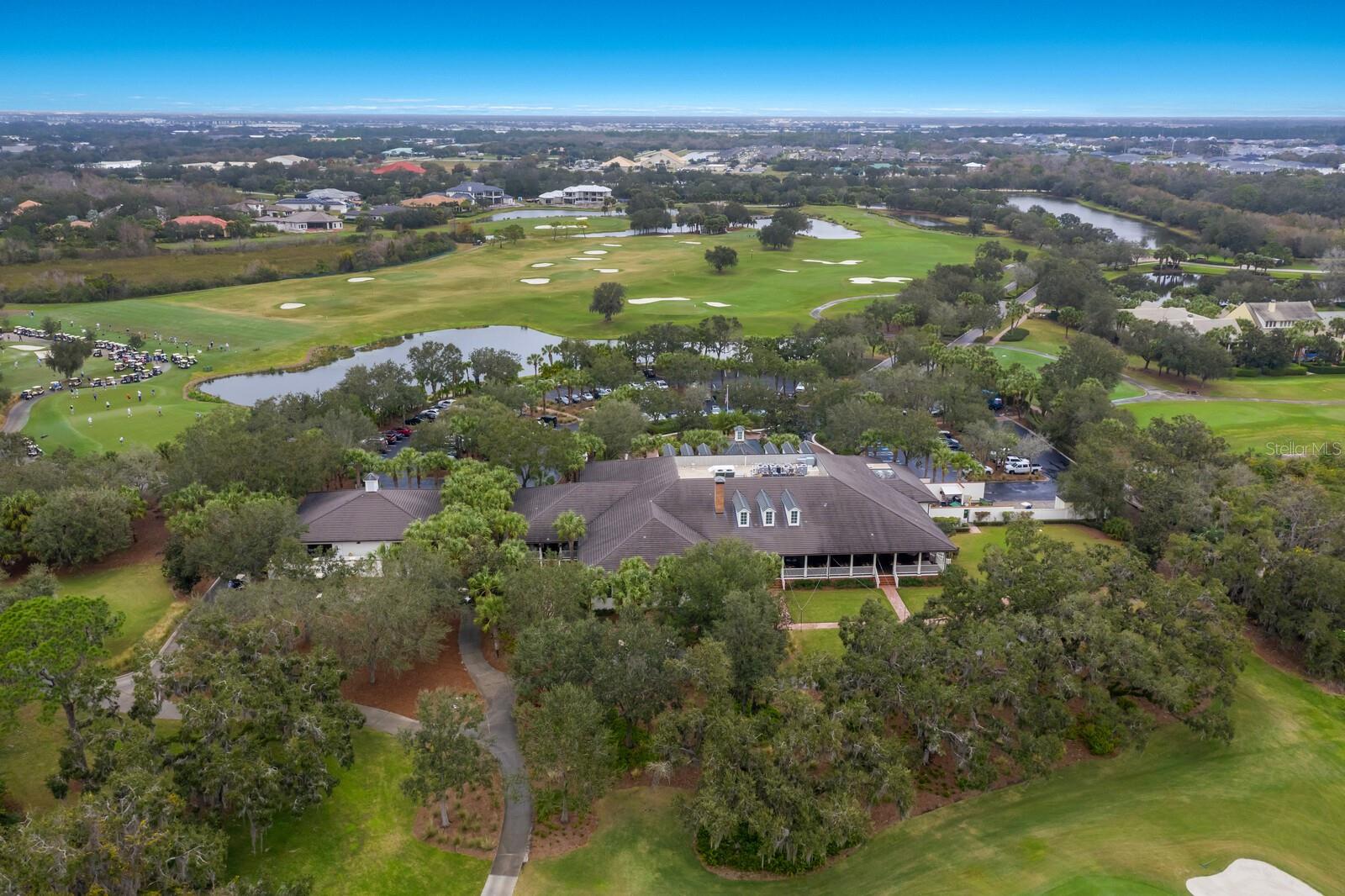 FOUNDERS CLUB - Residential