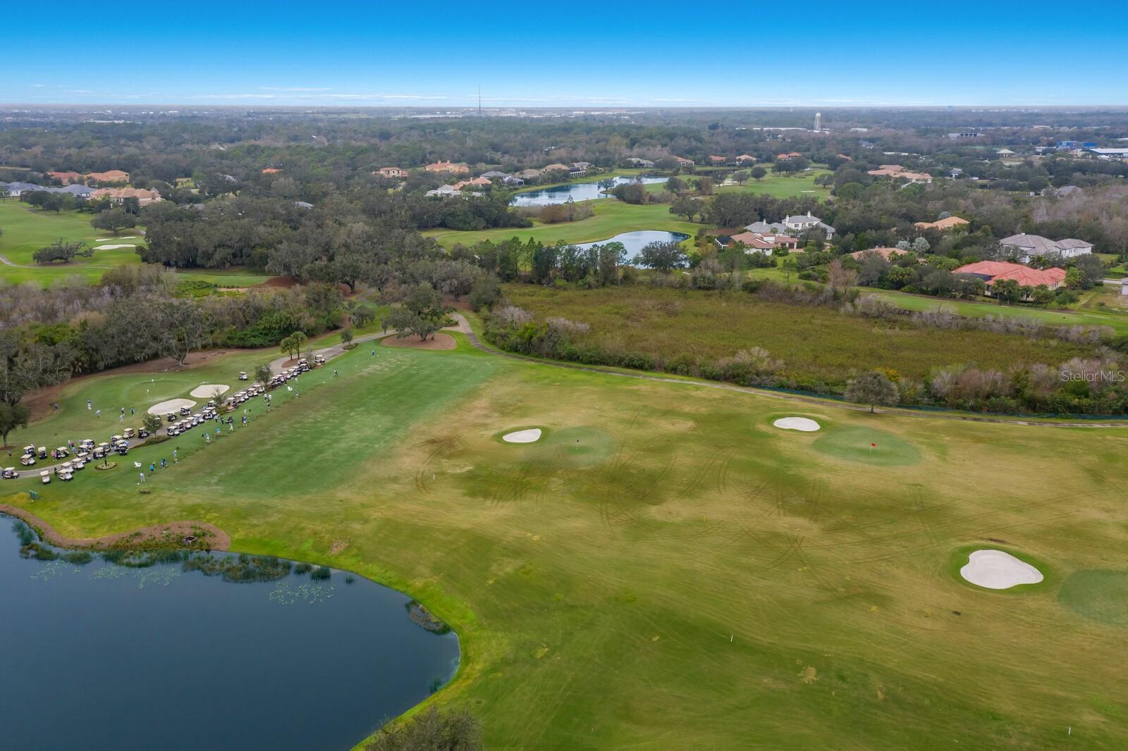 FOUNDERS CLUB - Residential